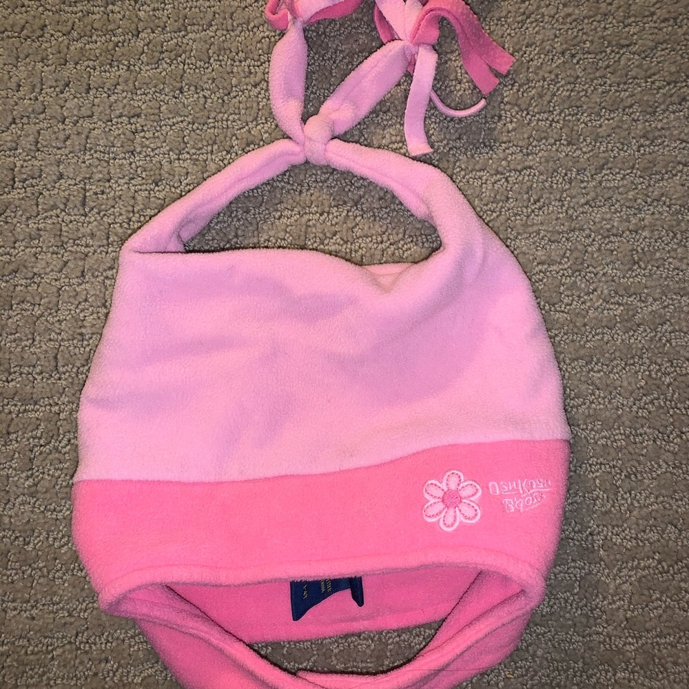 Oshkosh hat size 1T-4T EUC